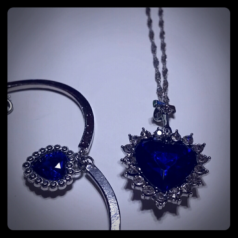 Women's necklace and bracelet set